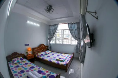 King Room with Balcony — SƠN THỊNH Guesthouse